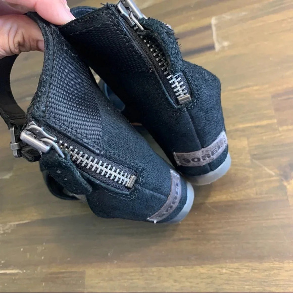 Sorel Joanie II Black Wedge Sandals Heels Canvas Leather Ankle Strap Open Toe 7 - Picture 3 of 9